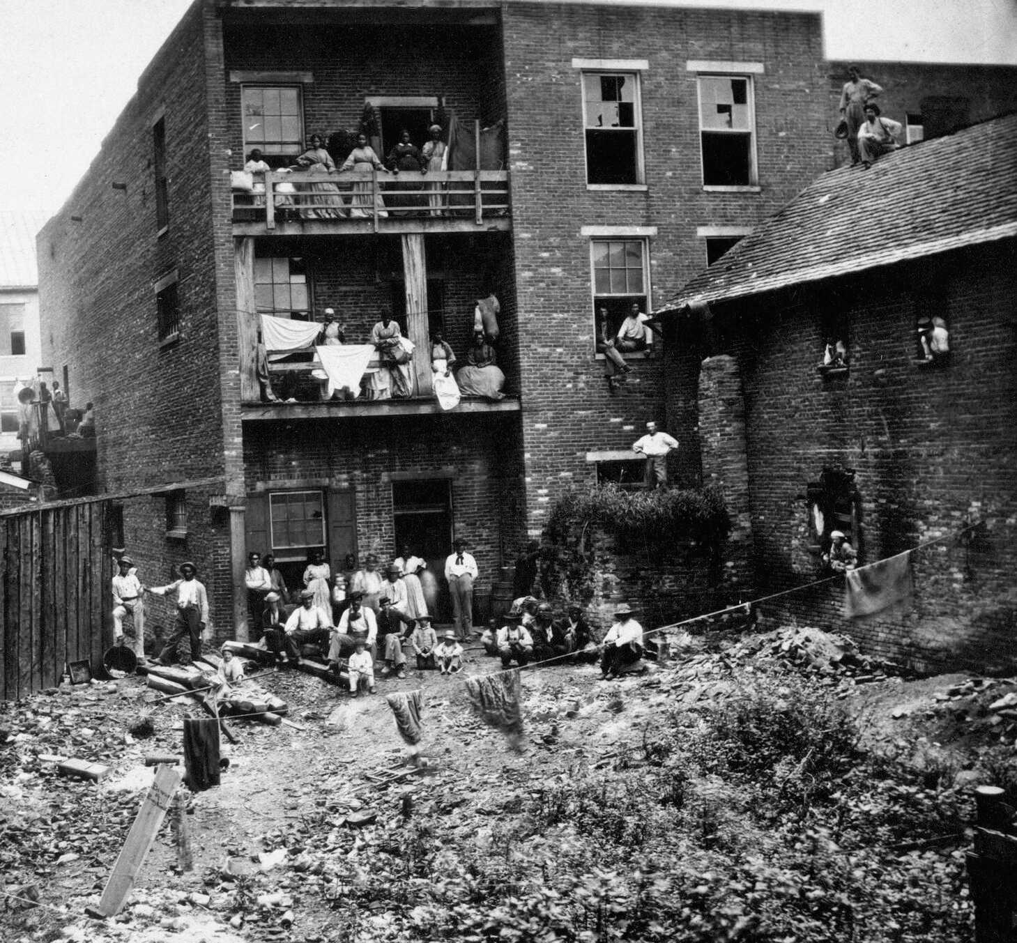 Photo of laundry workers in 1863